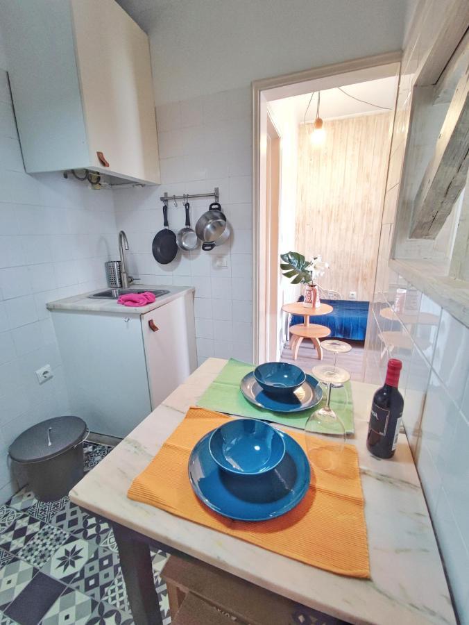 Small Lovely Studio Lisboa Exteriör bild